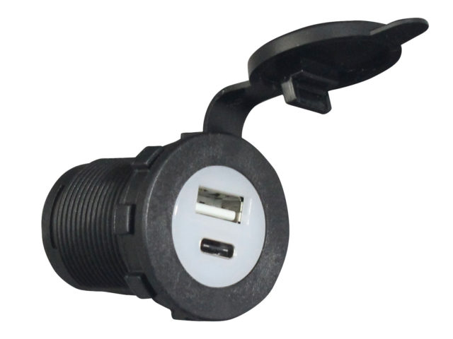 USBソケット 2口（Type-A/Type-C）端子付き