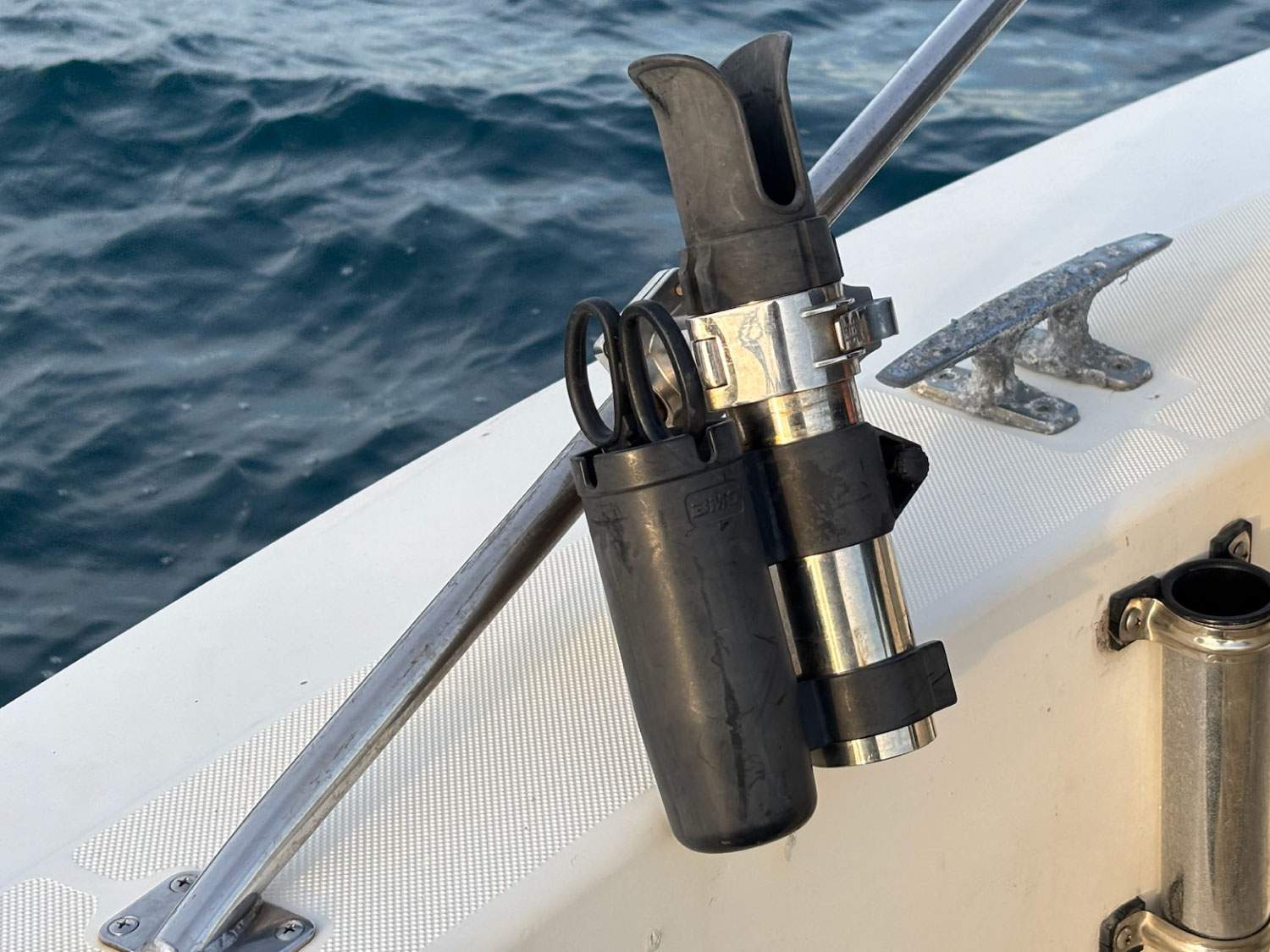 乗船艇の装備4　SUS連ロッドホルダー