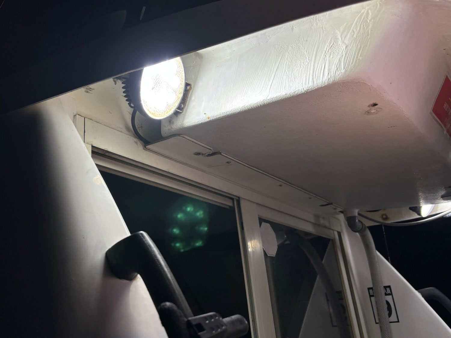 乗船艇の装備5　拡散LEDライト9灯II